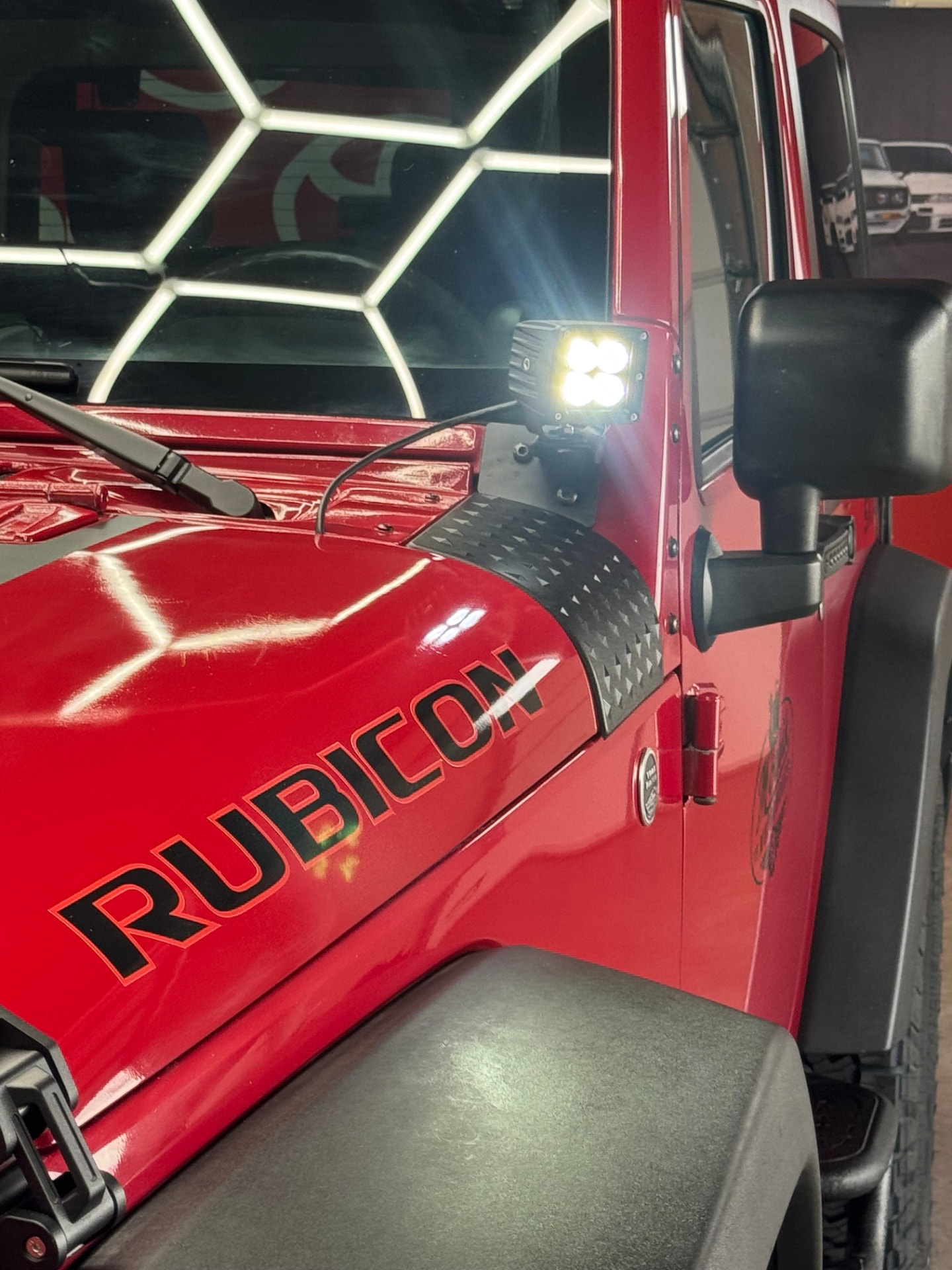 Ditch light illuminated on Skadi's A-pillar bracket