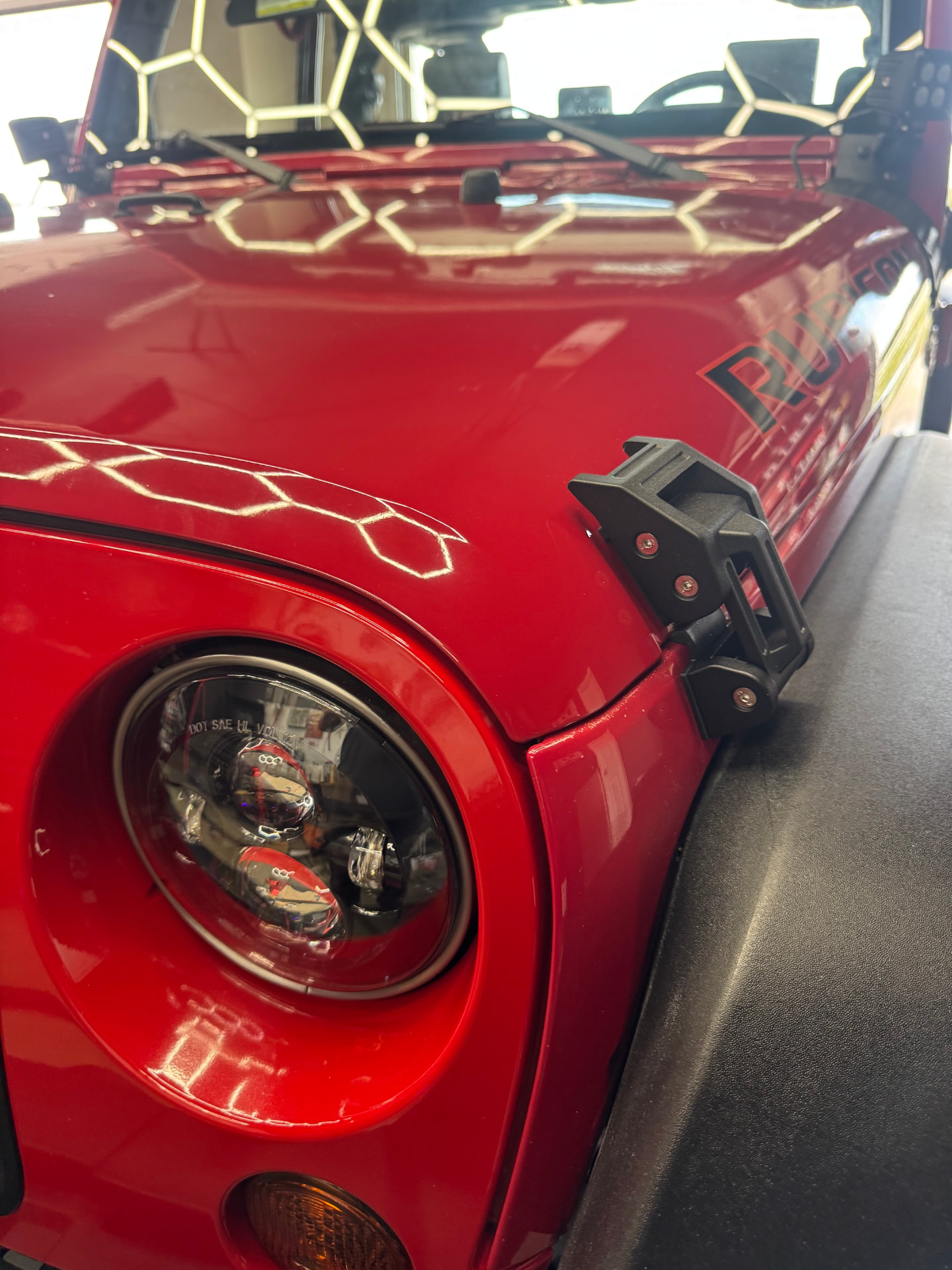 New LED headlight installed on Skadi's front clip