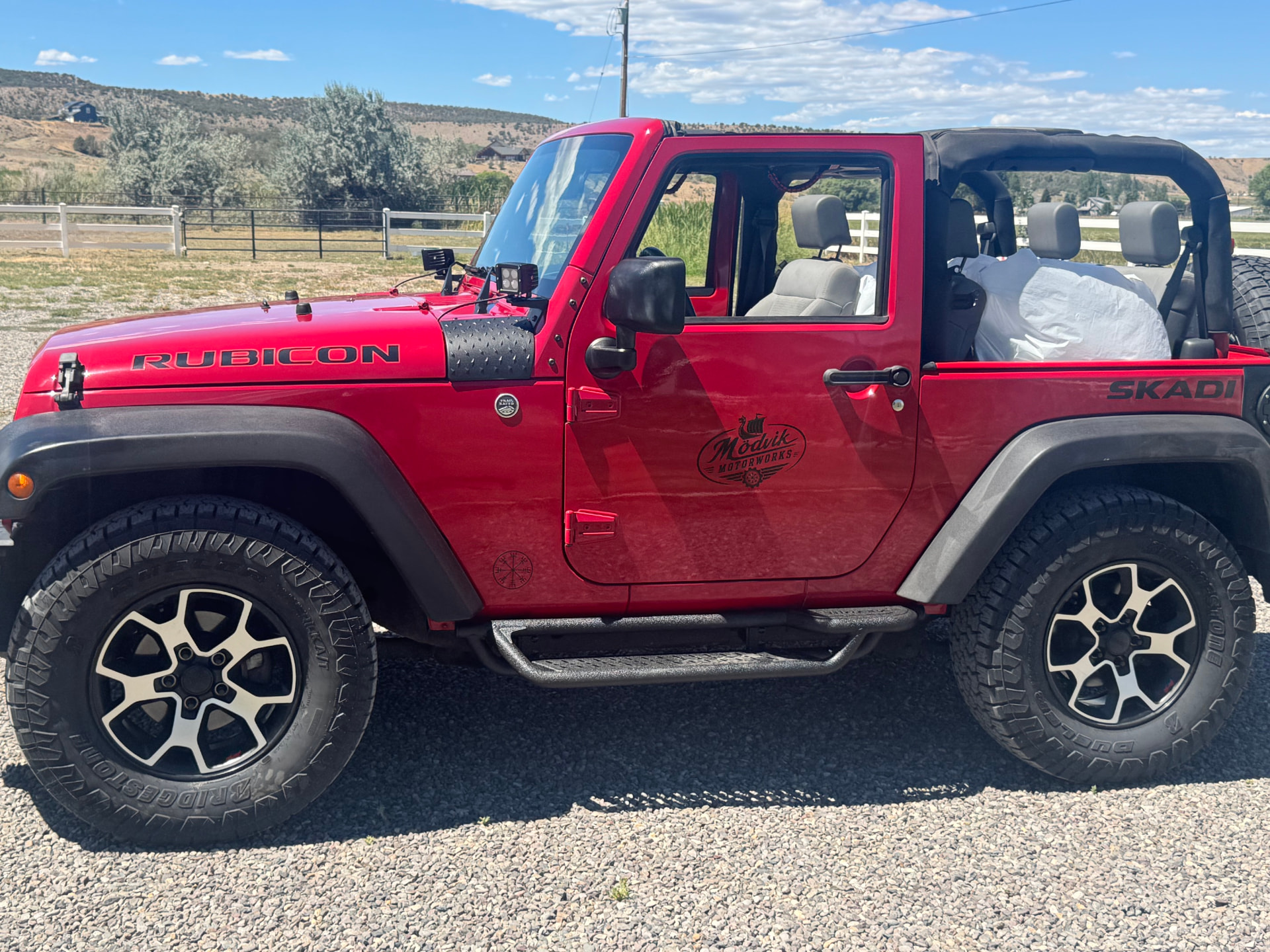 Skadi after the build with new Rubicon wheels and Modvik door graphics