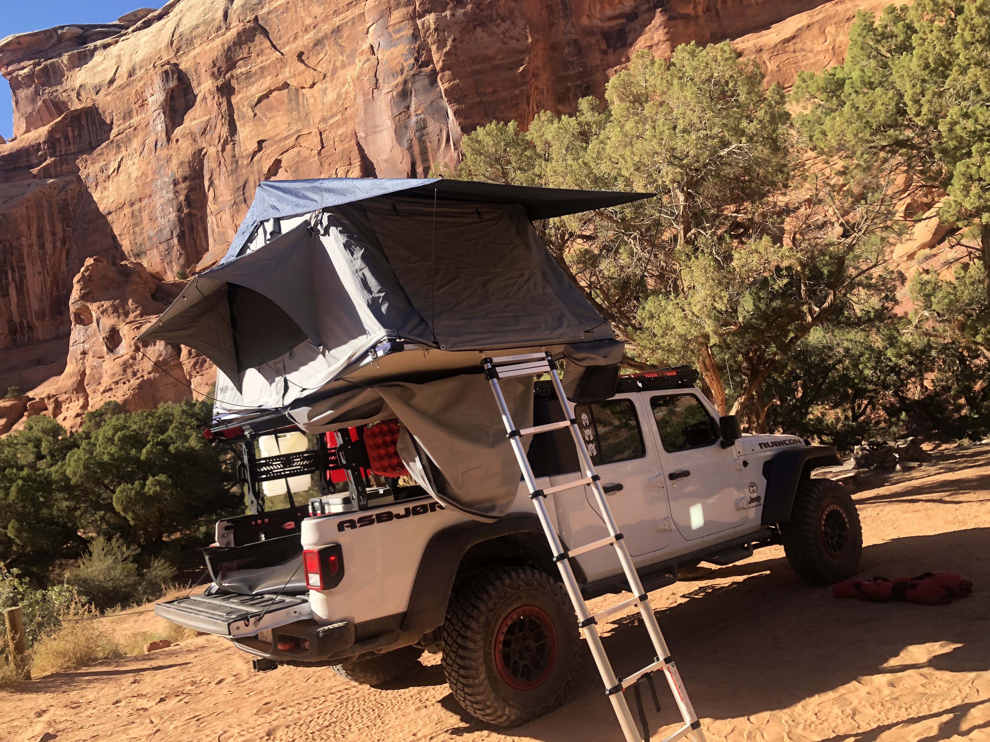 Asbjørn overland build photograph