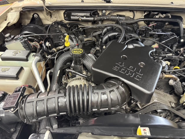 4.0L SOHC V6 engine bay after deep clean and refresh