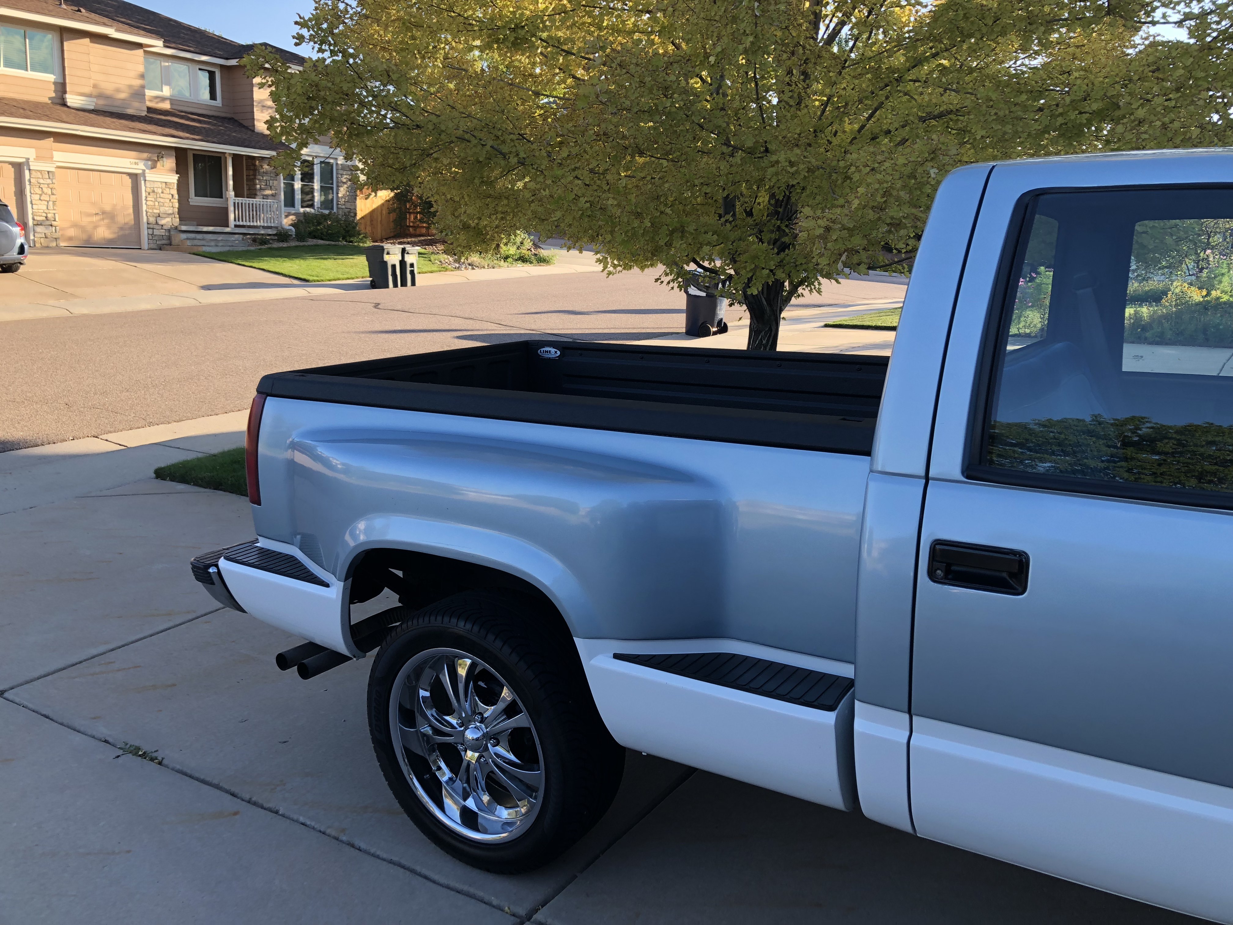 GMC Sierra Stepside detail photograph